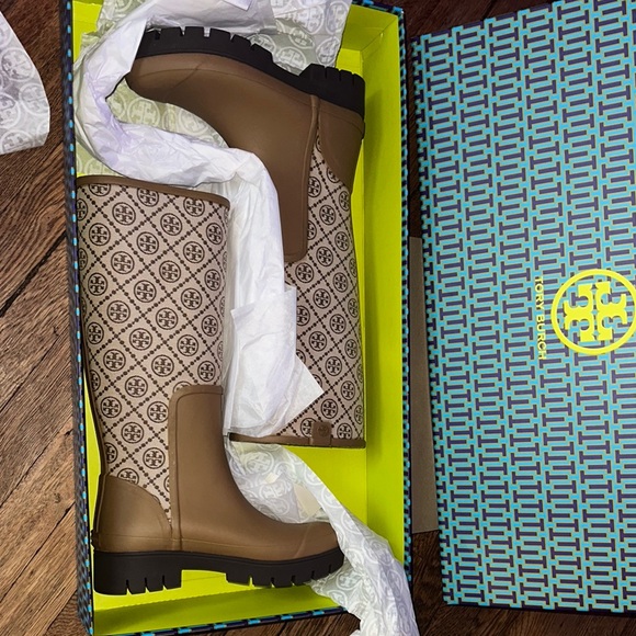 Tory Burch Brown Winter & Rain Boots - Picture 1 of 1